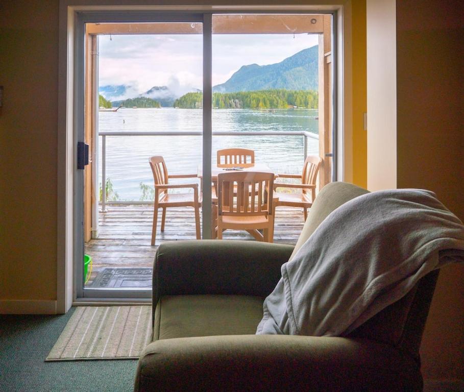 Ferienwohnung Waterfront View Of The Inlet, Short Walk To Town Tofino Exterior foto