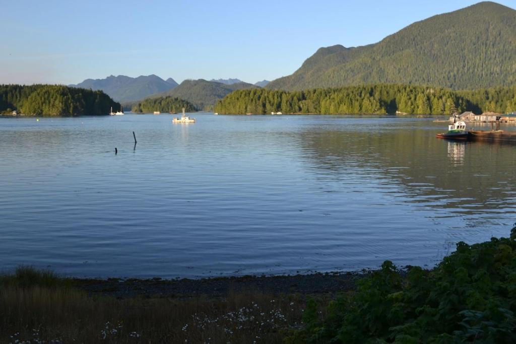 Ferienwohnung Waterfront View Of The Inlet, Short Walk To Town Tofino Exterior foto